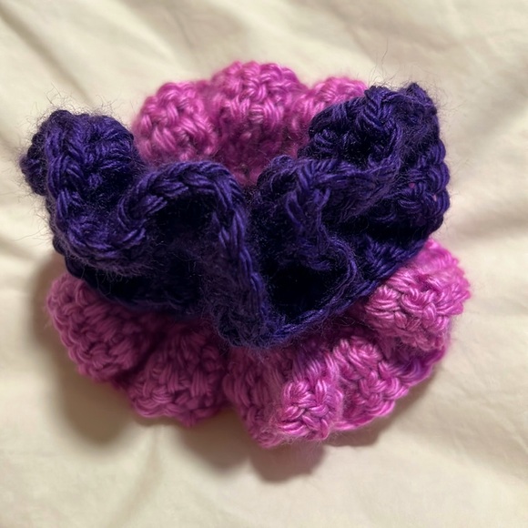 Hair Ties 🧶 Handmade 🐝 - Picture 5 of 5